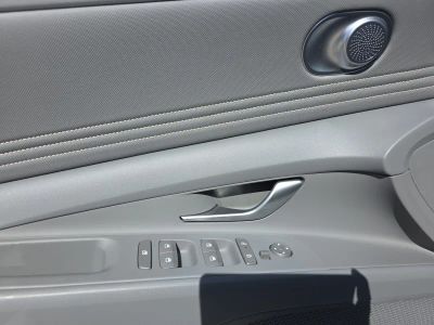 2026 Hyundai Elantra — photo 20 view