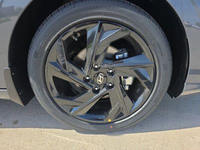 2026 Hyundai Elantra — photo 16 view