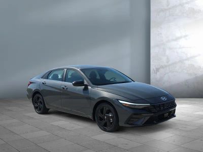 2026 Hyundai Elantra — photo 8 view