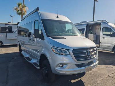 2025 Coachmen GALLERIA LI3 — front three-quarter view