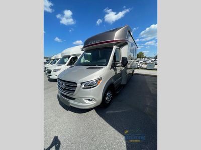 2024 Tiffin Motorhomes Wayfarer RLW - Photo 3