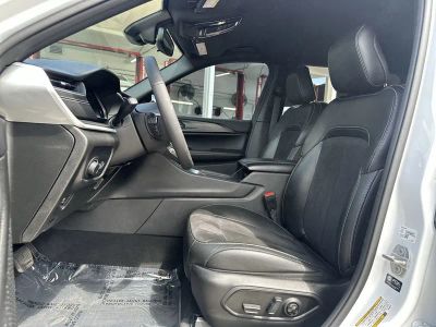 2023 Jeep Grand Cherokee L — photo 13 view