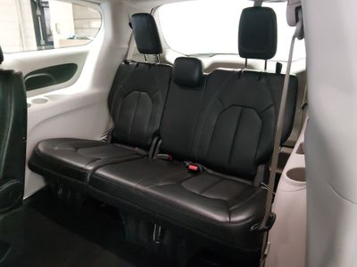2024 Chrysler Pacifica — photo 17 view
