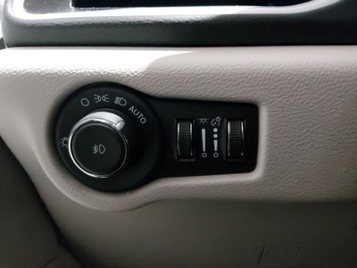 2024 Chrysler Pacifica — photo 13 view