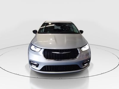 2024 Chrysler Pacifica — side profile view