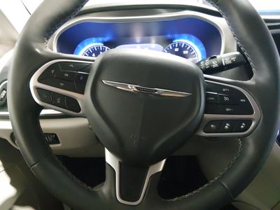 2024 Chrysler Pacifica — photo 12 view