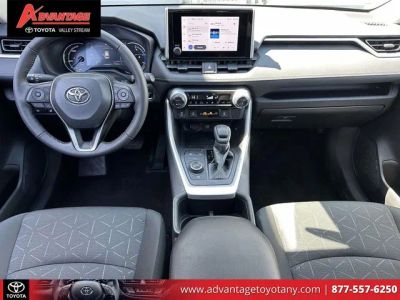 2024 Toyota RAV4 Hybrid - Photo 17