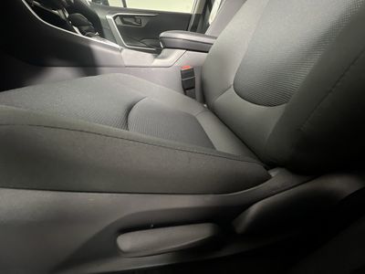 2024 Toyota RAV4 - Photo 13