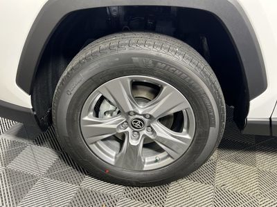 2024 Toyota RAV4 - Photo 11