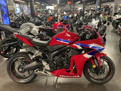 2026 Honda® CBR650R E-Clutch — front three-quarter view