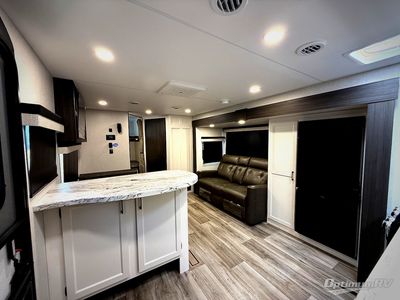 2026 Venture RV Stratus - Photo 3