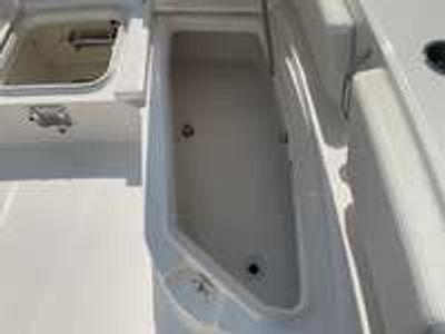 2025 Robalo 246 Cayman - Photo 23