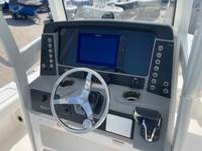 2025 Robalo 246 Cayman - Photo 13