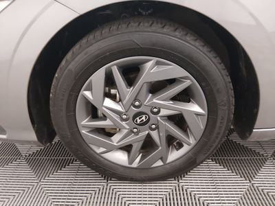 2024 Hyundai Elantra — photo 10 view