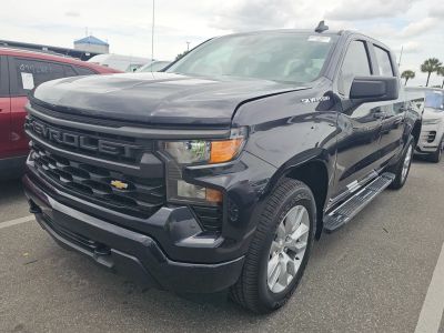 2023 Chevrolet Silverado 1500 Custom in Gray — front three-quarter view