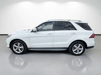 2017 Mercedes-Benz GLE — engine compartment view