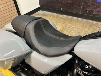 2025 Harley-Davidson FLHX - Street Glide — photo 15 view
