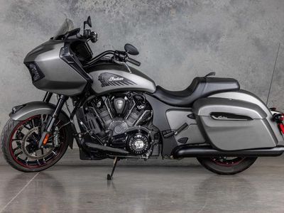 2023 Indian Motorcycle Challenger Dark Horse Titanium Smoke - Photo 2