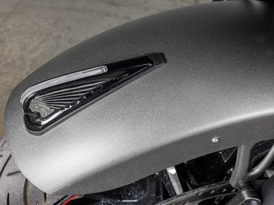 2023 Indian Motorcycle Challenger Dark Horse Titanium Smoke - Photo 10