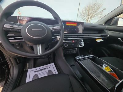 2026 Hyundai Tucson Hybrid — photo 12 view