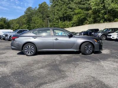 2023 Nissan Altima - Photo 2