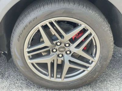 2026 Ford Explorer — photo 11 view