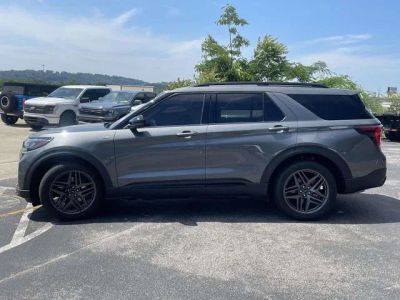 2026 Ford Explorer — photo 7 view