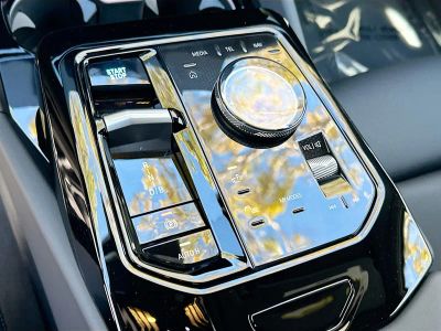 2026 BMW i5 — photo 14 view