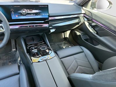 2026 BMW i5 — photo 18 view