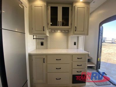 2025 Coachmen RV Chaparral - Photo 36