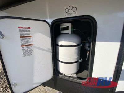 2025 Coachmen RV Chaparral - Photo 5