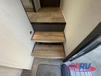 2025 Coachmen RV Chaparral - Photo 38