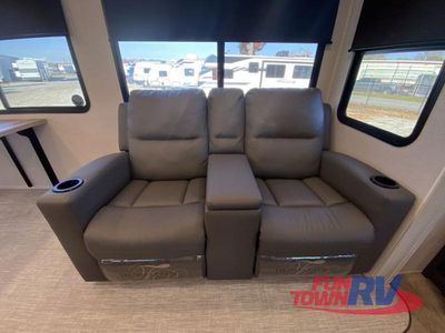 2025 Coachmen RV Chaparral - Photo 24