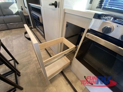 2025 Coachmen RV Chaparral - Photo 34