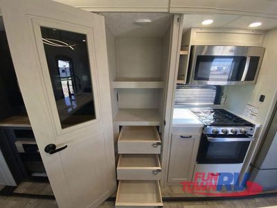 2025 Coachmen RV Chaparral - Photo 33