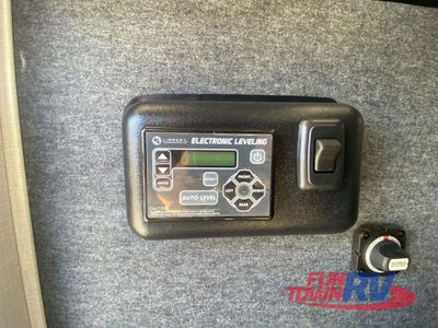 2025 Coachmen RV Chaparral - Photo 7