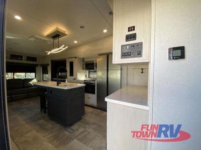 2025 Coachmen RV Chaparral - Photo 21