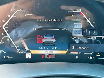 2026 BMW X5 — photo 9 view