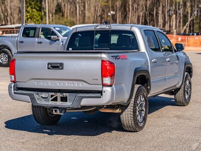 2017 Toyota Tacoma - Photo 6