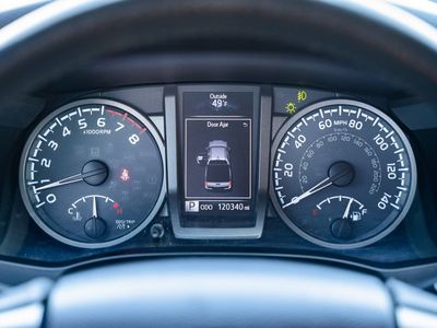 2017 Toyota Tacoma - Photo 22