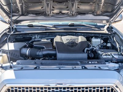 2017 Toyota Tacoma - Photo 19