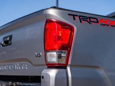 2017 Toyota Tacoma - Photo 13