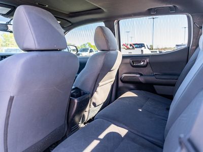 2017 Toyota Tacoma - Photo 15