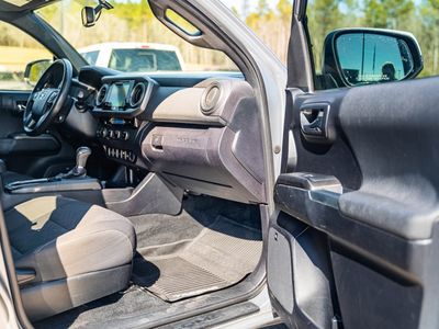 2017 Toyota Tacoma - Photo 11