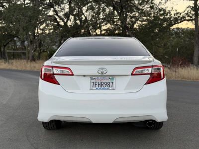 2014 Toyota Camry — photo 7 view