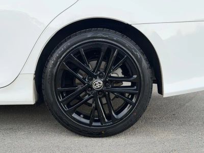 2014 Toyota Camry — photo 10 view