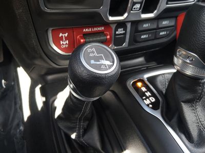2025 Jeep Wrangler - Photo 19