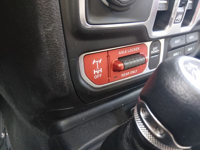2025 Jeep Wrangler - Photo 16
