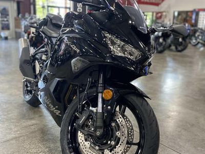 2025 Kawasaki NINJA ZX-4R ABS - Photo 1