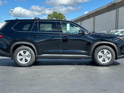 2026 Toyota Grand Highlander Hybrid — photo 8 view